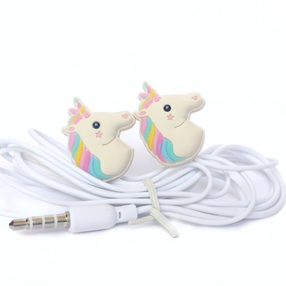 5️⃣ Unicorn Earbuds with Rainbow Accents